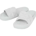 slippers-CTUatyVj-0.webp