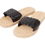 slippers-GvPQCwwD-0.webp