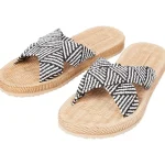 slippers-GvPQCwwD-0.webp