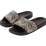 slippers-yXYJYMrX-0.webp