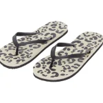 teenslippers-cECdexvF-0.webp